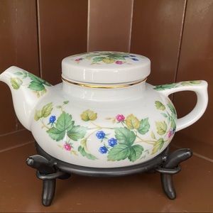 Andrea by Sadek made in Japan Floral Teapot with Lid and Stand
